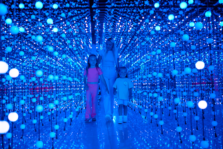 Infinity Room in Bubble Planet Berlin